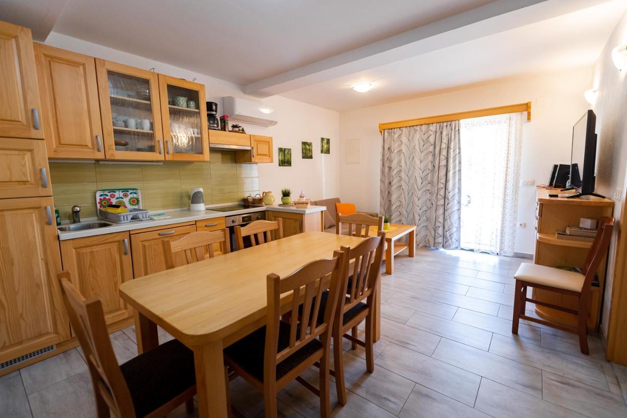 Lahinja & Kolpa River Apartments Metlika Extérieur photo