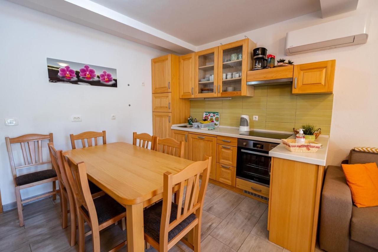 Lahinja & Kolpa River Apartments Metlika Extérieur photo
